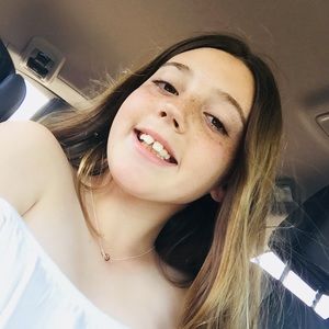 Meet your Posher, Chloe